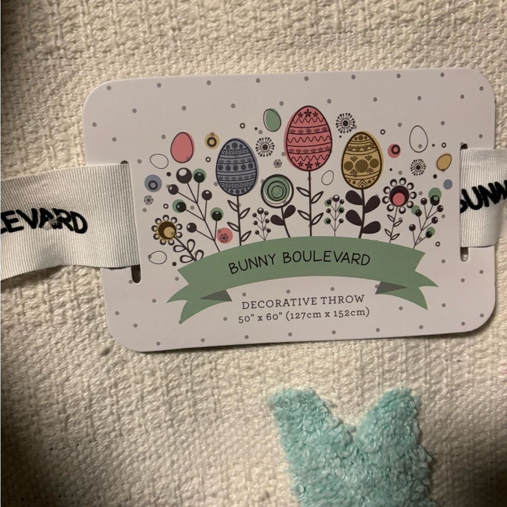 Pastel Easter bunny throw blanket with tassels NEW - Picture 5 of 5
